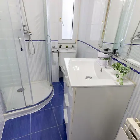 2 Paradas Al Cascoviejo, 1 Min Al Metro - Basarrate